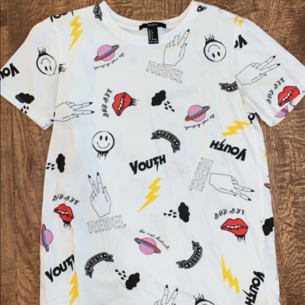 Forever 21 T-shirt
